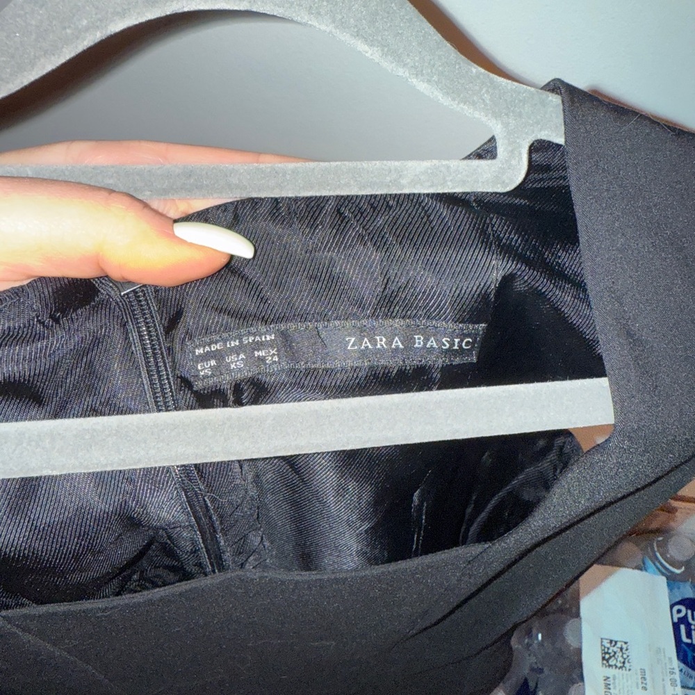 Zara Black Peplum Sleeveless Top - Picture 3 of 3